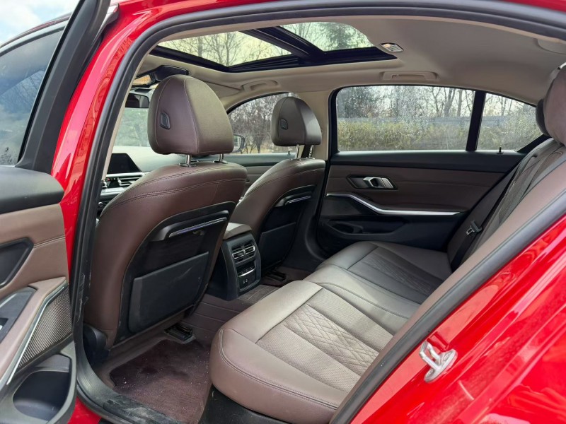 青岛22年宝马3系5