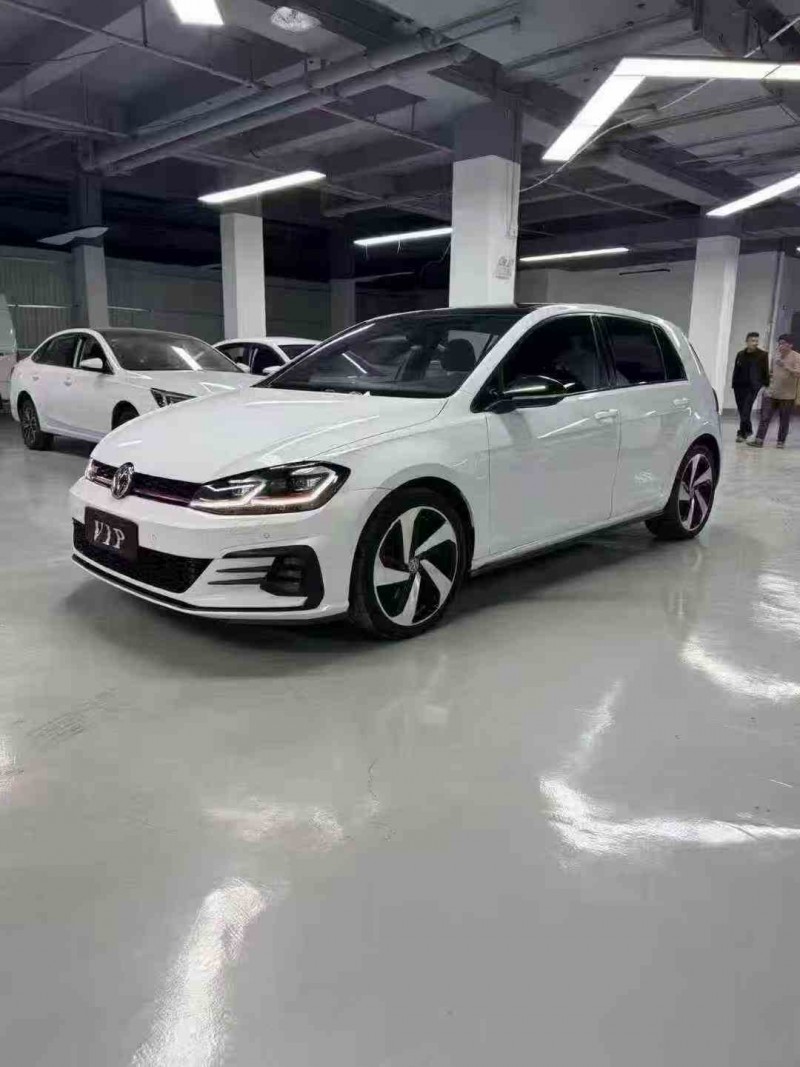 丽江19年大众高尔夫2