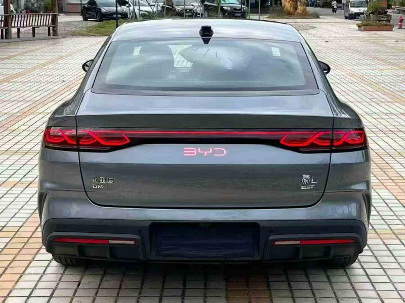 珠海25年比亚迪秦7