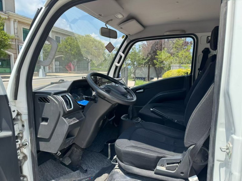 青岛23年上汽集团轻卡7