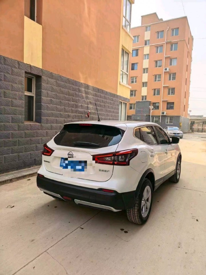 保定24年日产逍客7