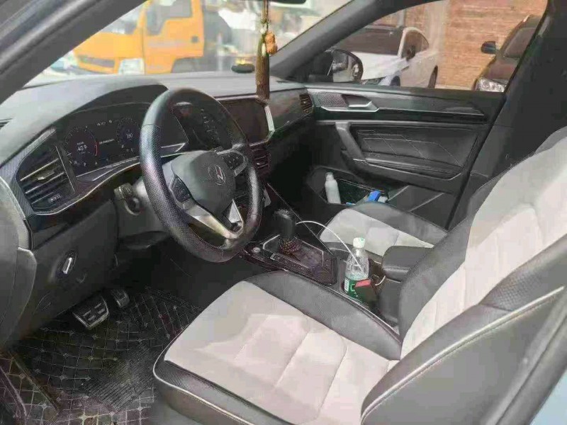 丽江21年大众探岳6