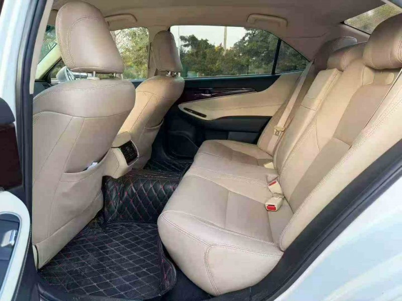 汕头19年丰田皇冠6