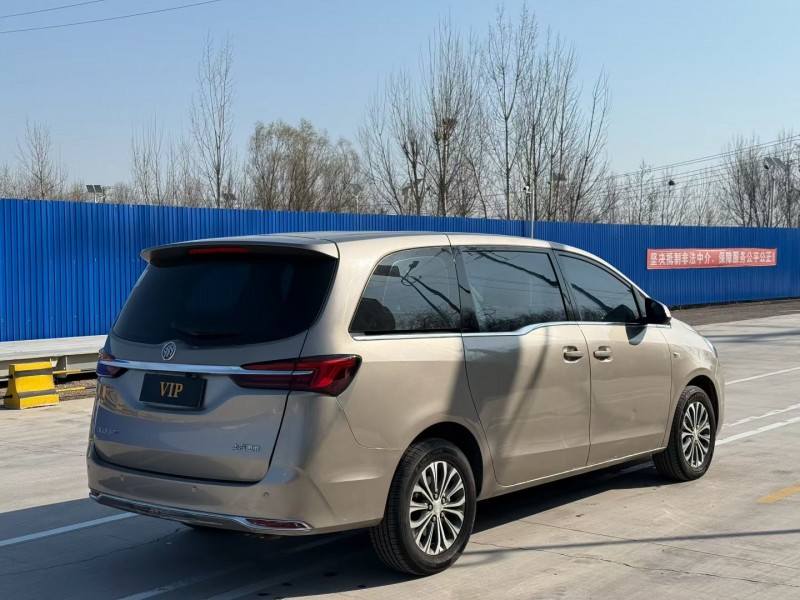 青岛22年别克GL88