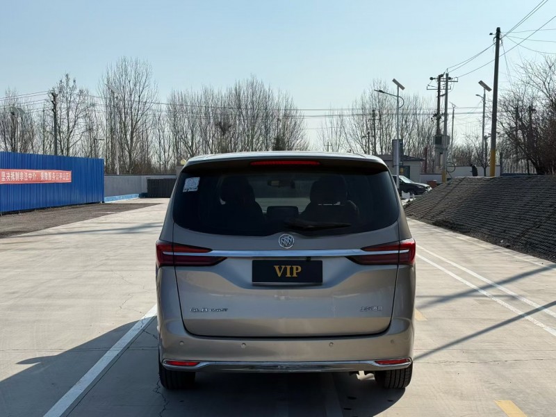 青岛22年别克GL89