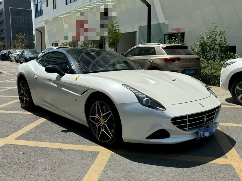 深圳17年法拉利California2