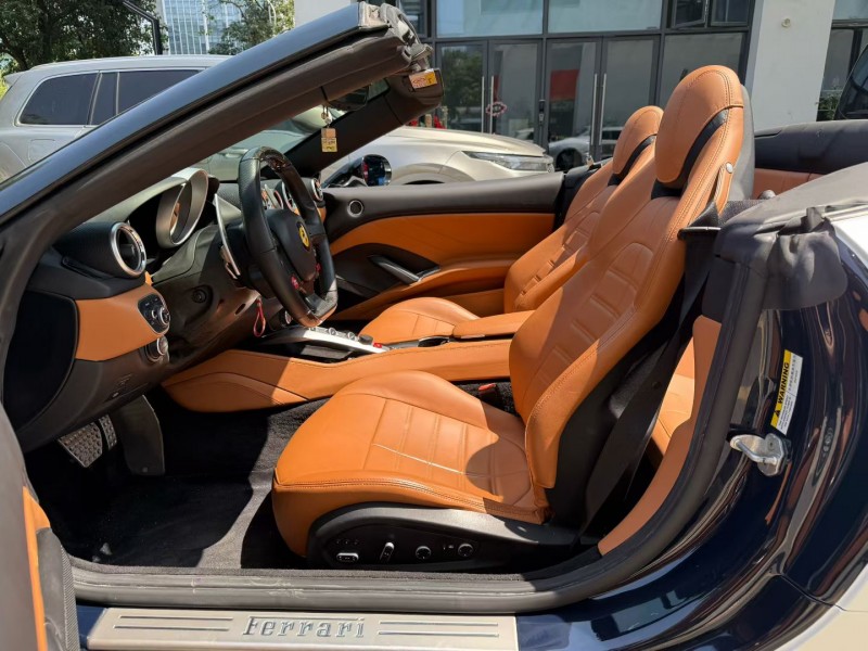 深圳17年法拉利California5