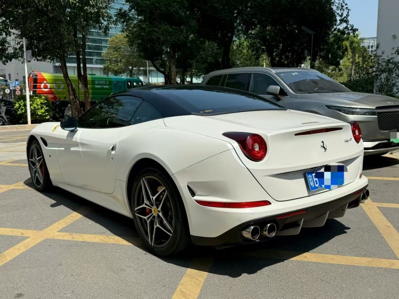 深圳17年法拉利California8