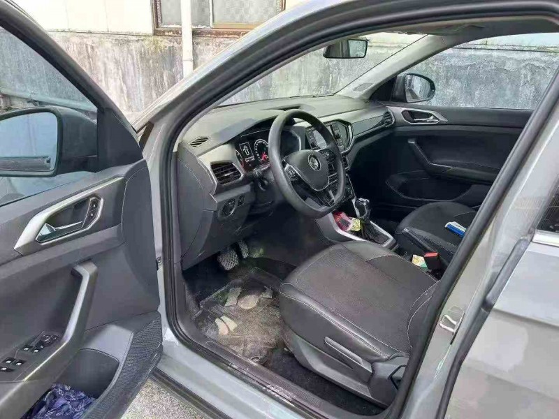 湛江19年大众途铠5