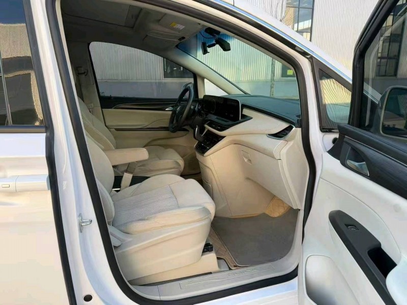 徐州23年别克GL89