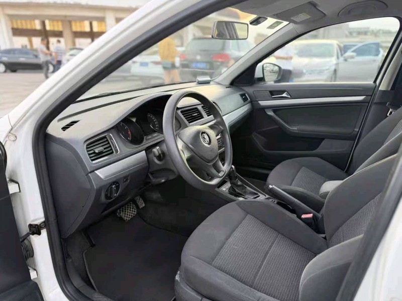 东莞19年大众朗逸8