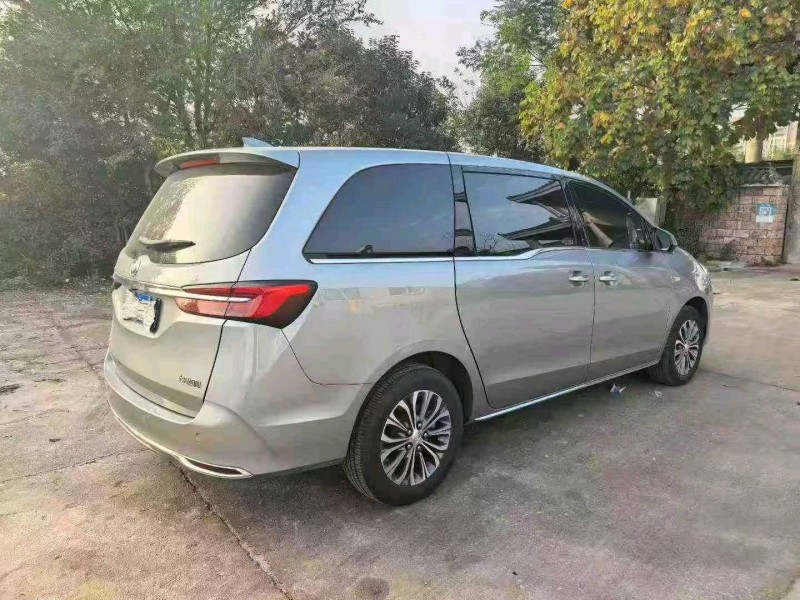 徐州23年别克GL84