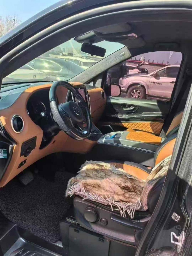 苏州19年奔驰威霆2