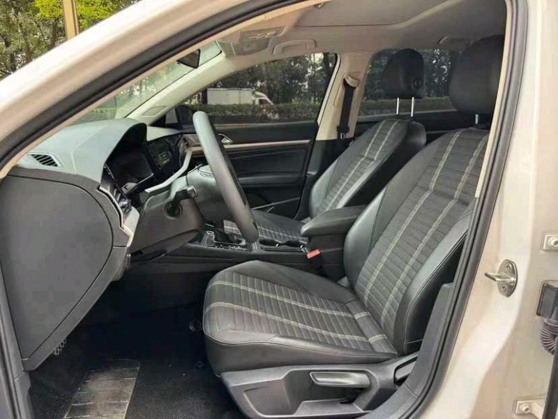 东莞20年大众朗逸4