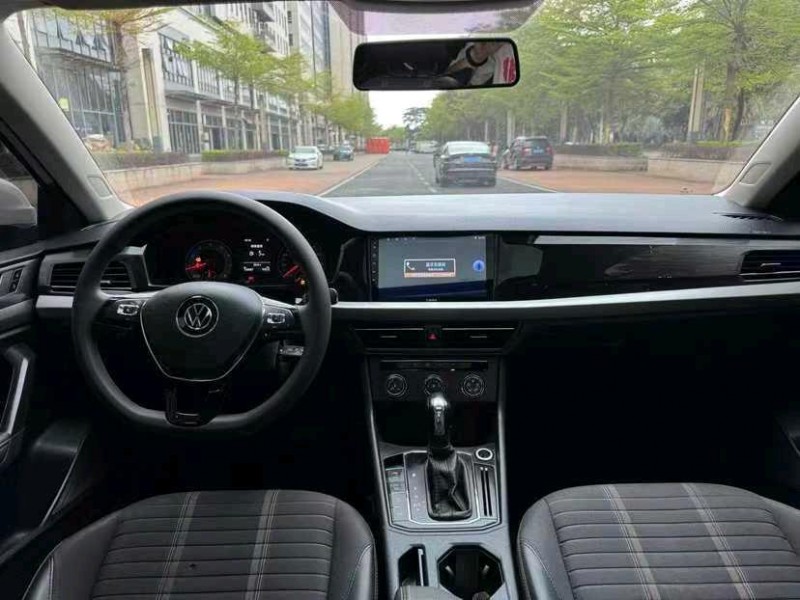 东莞20年大众朗逸5