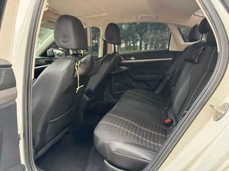 东莞20年大众朗逸6