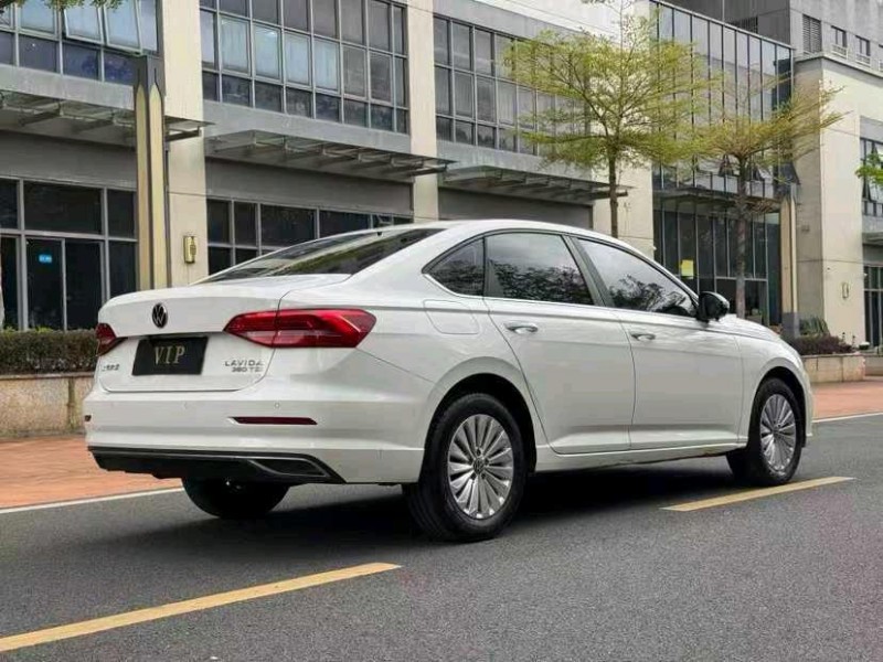 东莞20年大众朗逸8