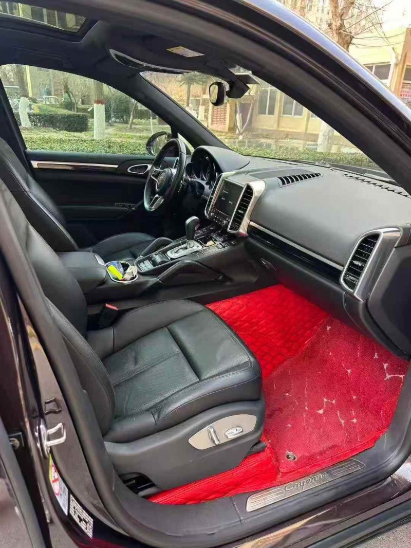 秦皇岛17年保时捷卡宴5