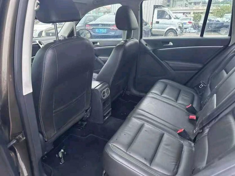 东莞17年大众途观5