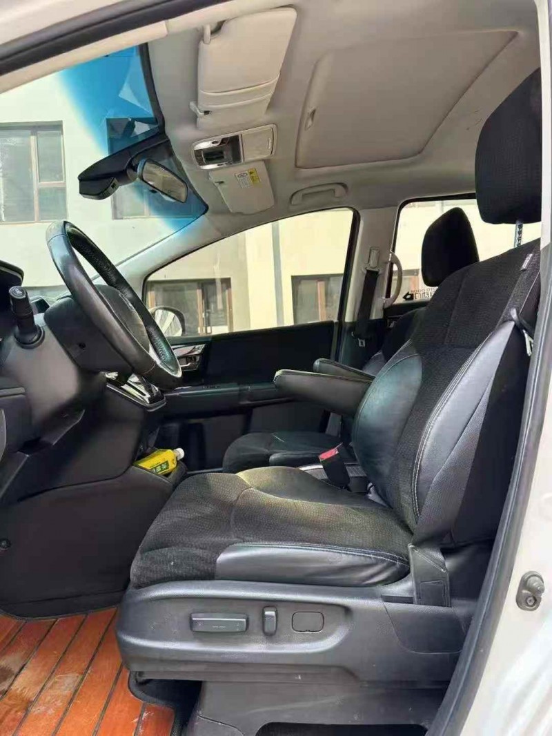 济宁20年本田艾力绅4