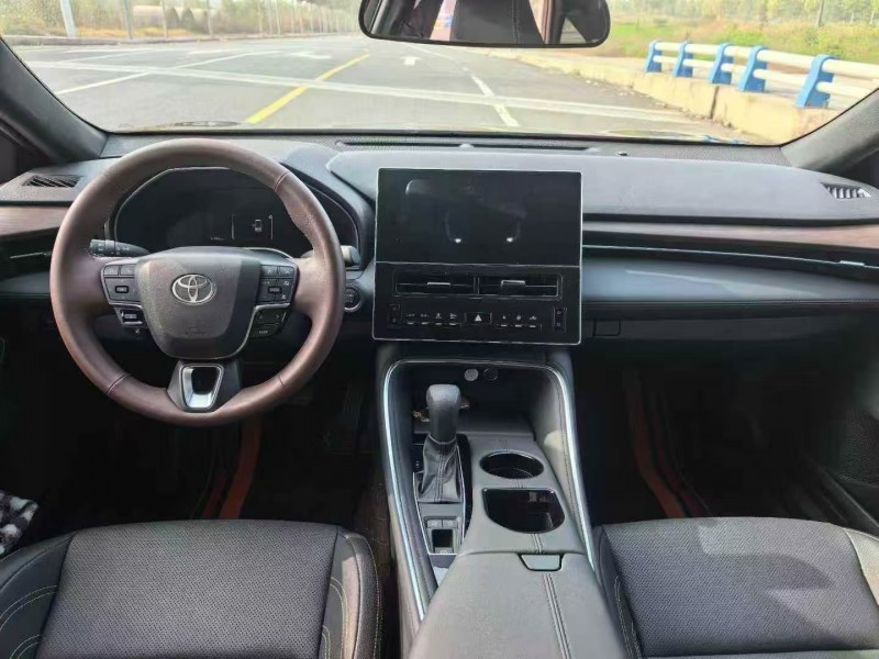 郑州25年丰田亚洲龙5