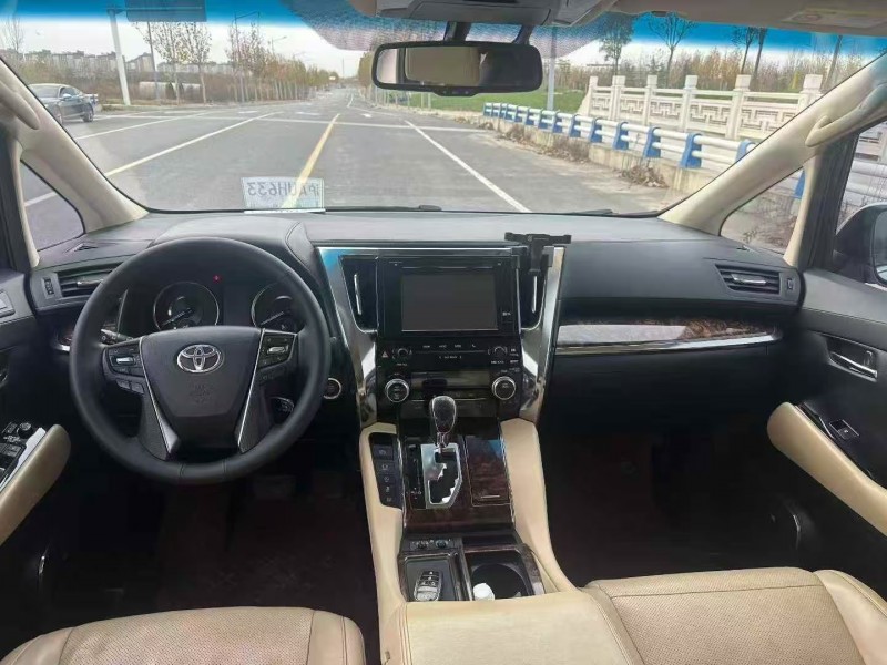 郑州18年丰田埃尔法6