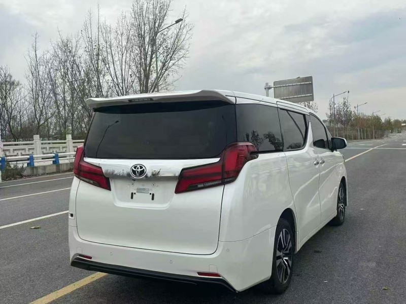 郑州18年丰田埃尔法8