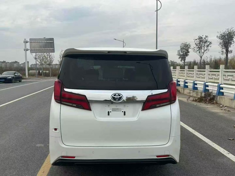 郑州18年丰田埃尔法9