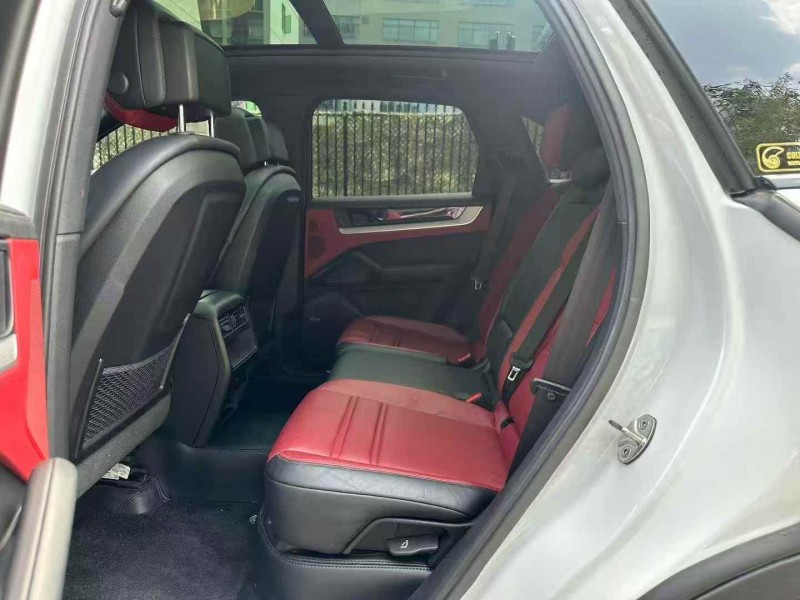 深圳24年保时捷卡宴4