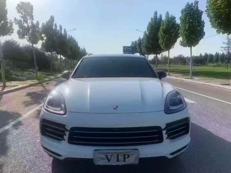 郑州19年保时捷卡宴1