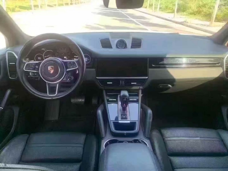 郑州19年保时捷卡宴5