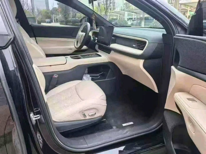 新余24年小鹏汽车G67