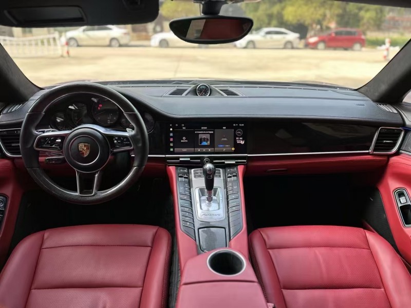 广州11年保时捷帕拉梅拉8