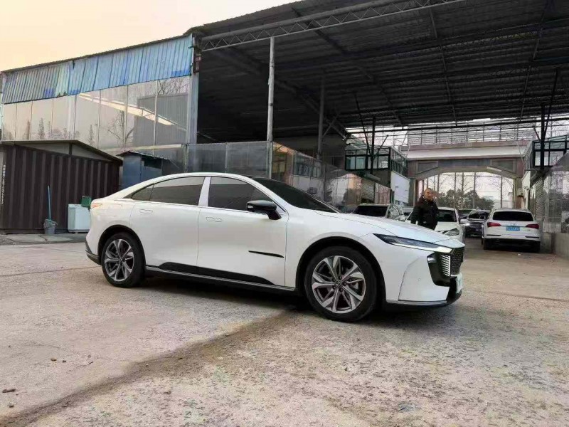 徐州25年马自达EZ63