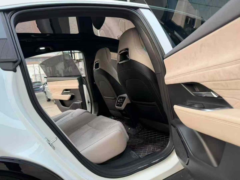 徐州25年马自达EZ67