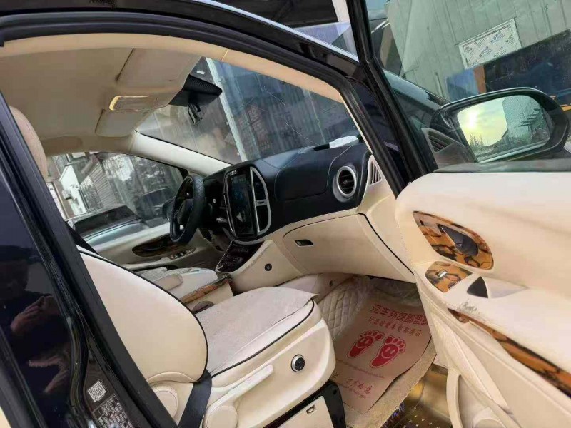 徐州19年奔驰威霆4