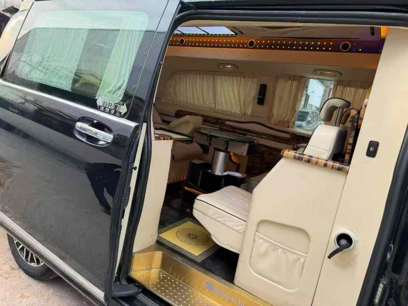 徐州19年奔驰威霆5