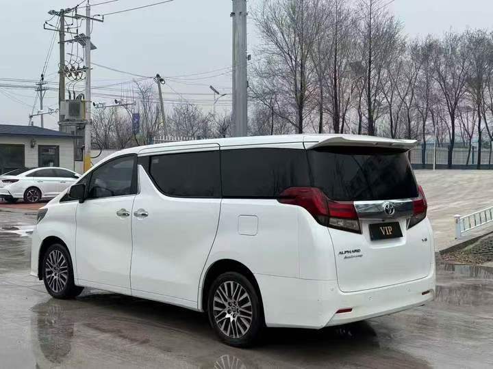 淄博17年丰田埃尔法4