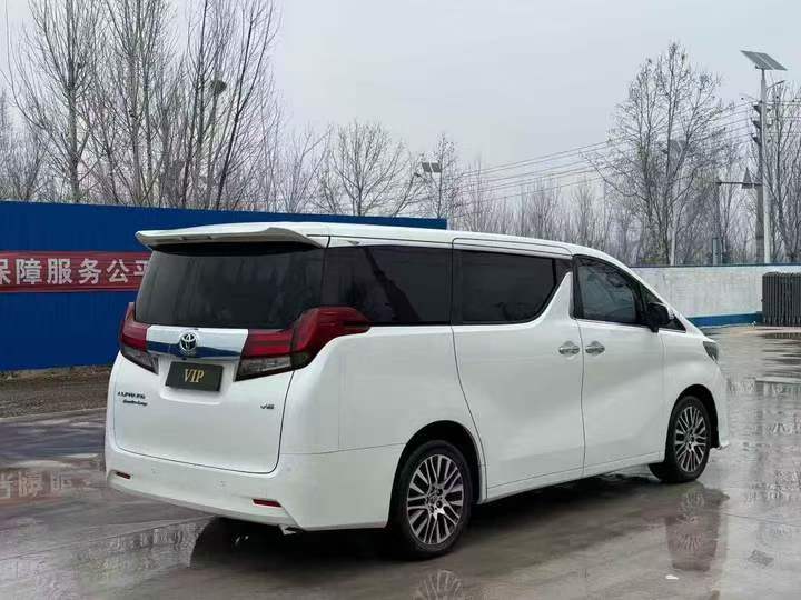 淄博17年丰田埃尔法5