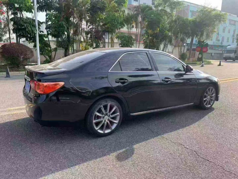 茂名12年丰田锐志7