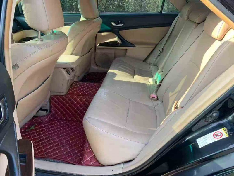 茂名12年丰田锐志8