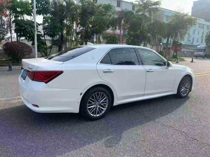 珠海18年丰田皇冠9