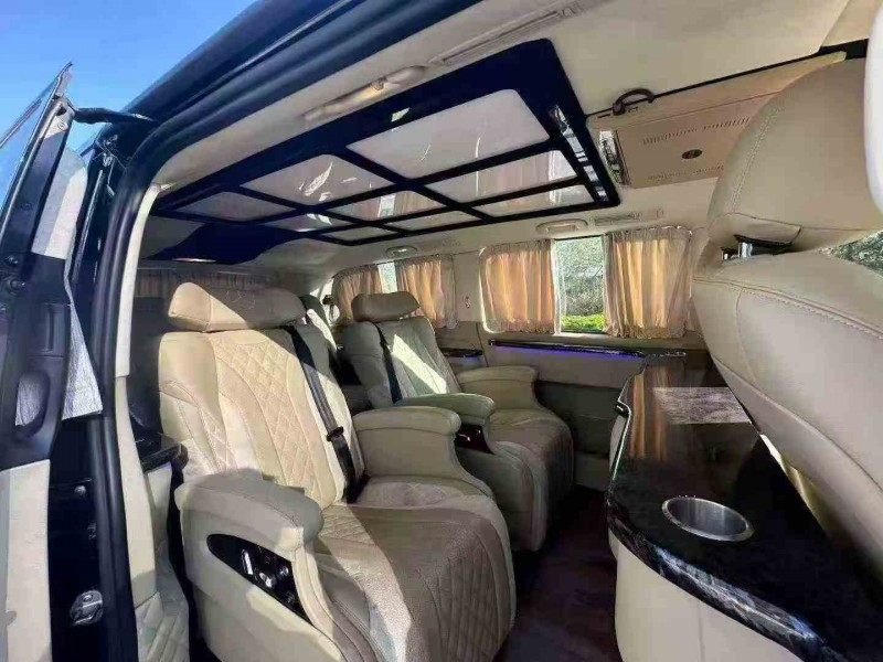 中山18年奔驰威霆8