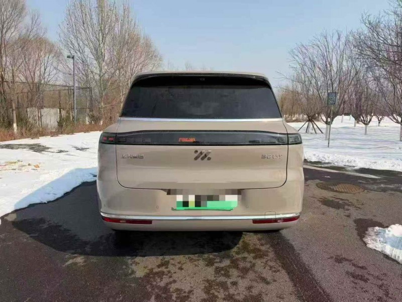 潍坊25年智己LS99