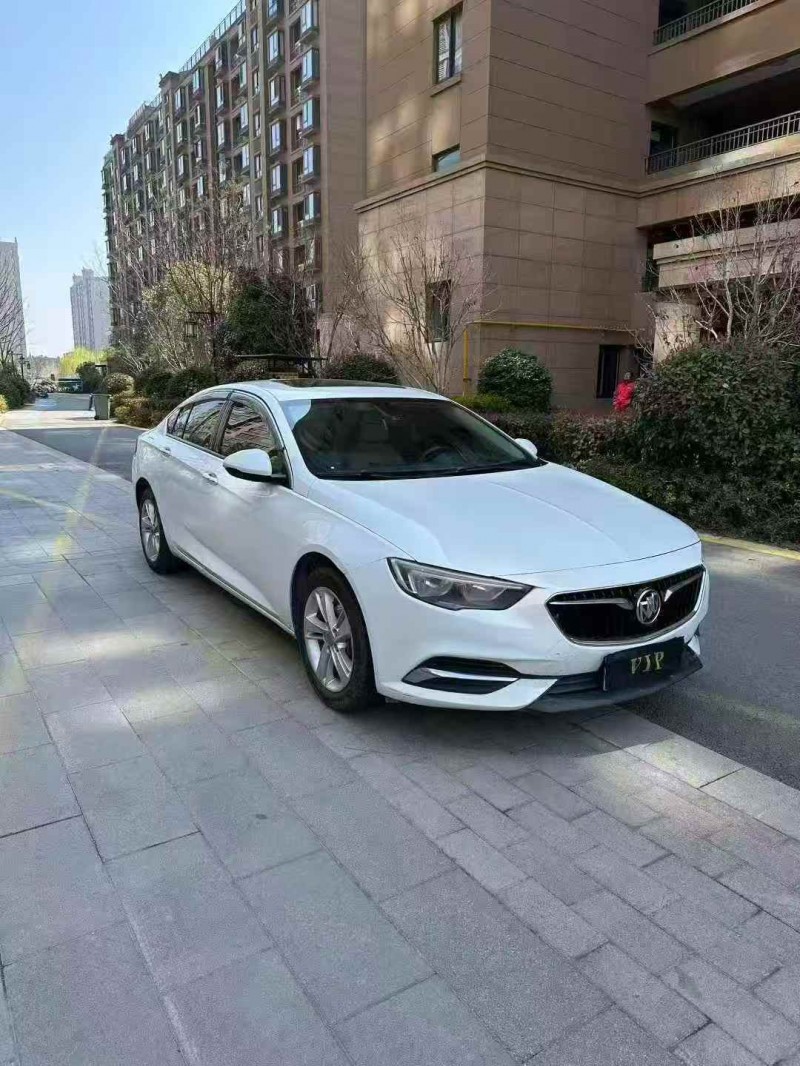 承德19年别克君威2