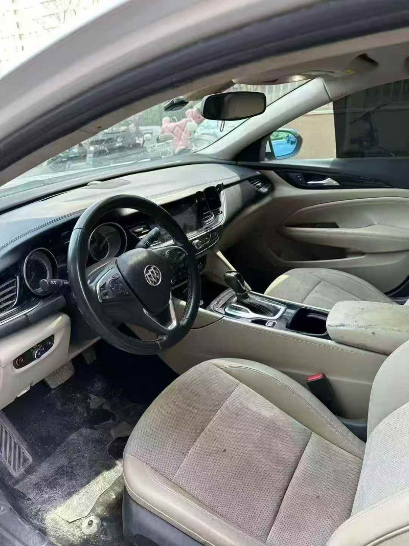 承德19年别克君威6