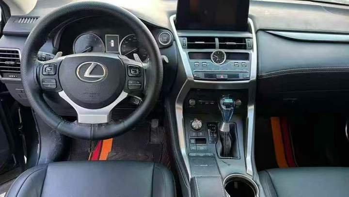 绍兴19年雷克萨斯NX5