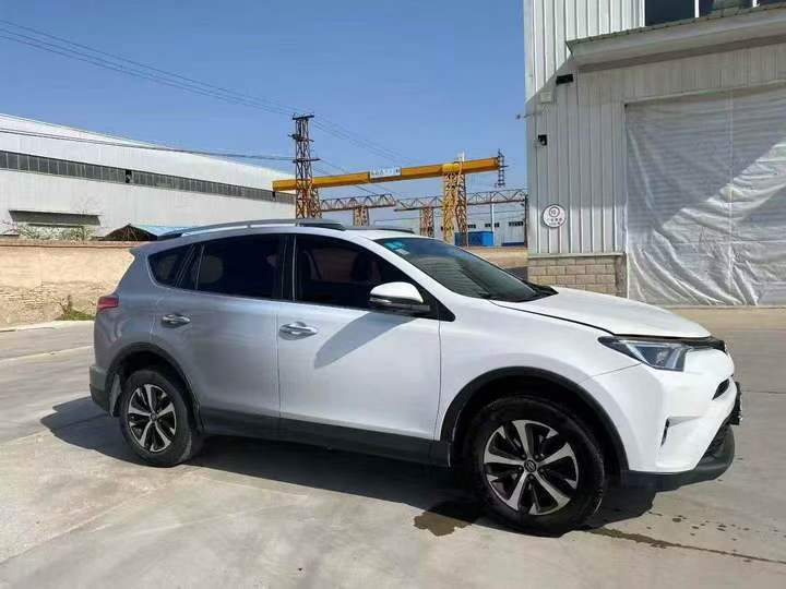 青岛19年丰田RAV4荣放3