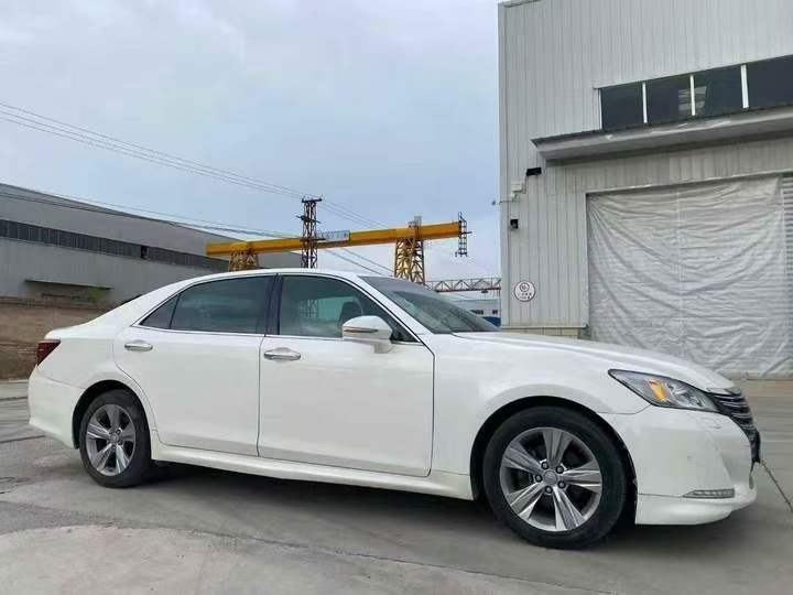 金华16年丰田皇冠3