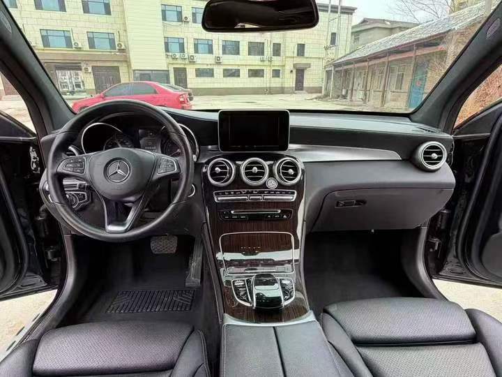 东营19年奔驰GLC6